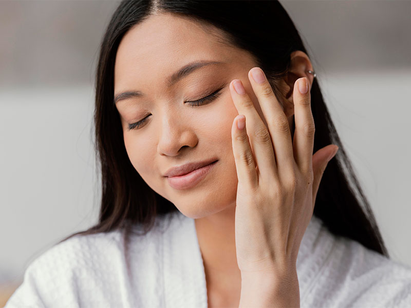 Mulher que utilizou o Volnewmer para rejuvenescimento facial na Clínica Dra. Gianna Zaffari Frey